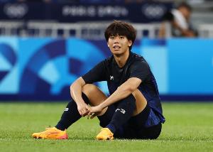 体育平台-步子迈太大？高井幸大仍未适应热刺训练强度，连续无缘热身赛名单