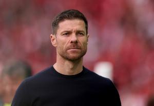 记者：皇马不会在国家德比后立即宣布换帅，接任者将带队踢世俱杯