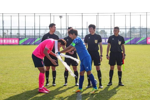 开云官网-藏族球员组成的甘南九二联：足球让各民族抱在一起