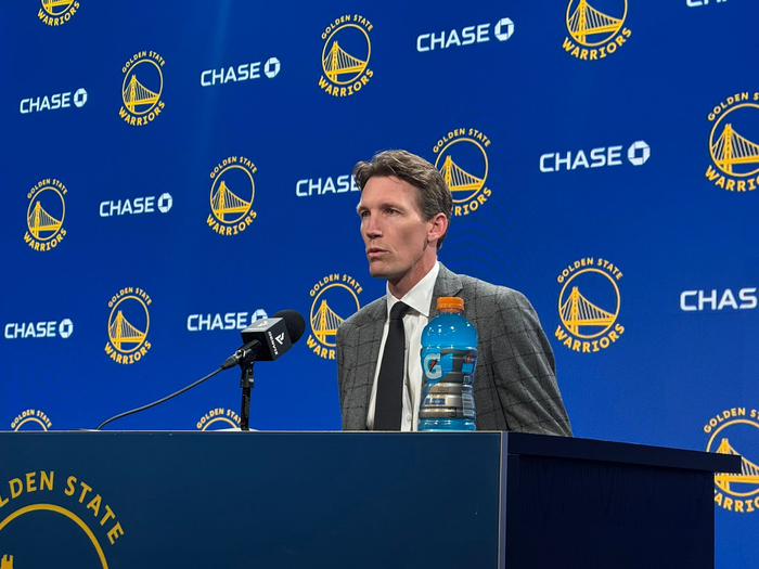 邓利维称不交易巴特勒，期待其下季复出助队|吉米·巴特勒|迈克·邓利维|金州勇士队|运动员发声|迈克-邓利维_新浪体育_新浪新闻