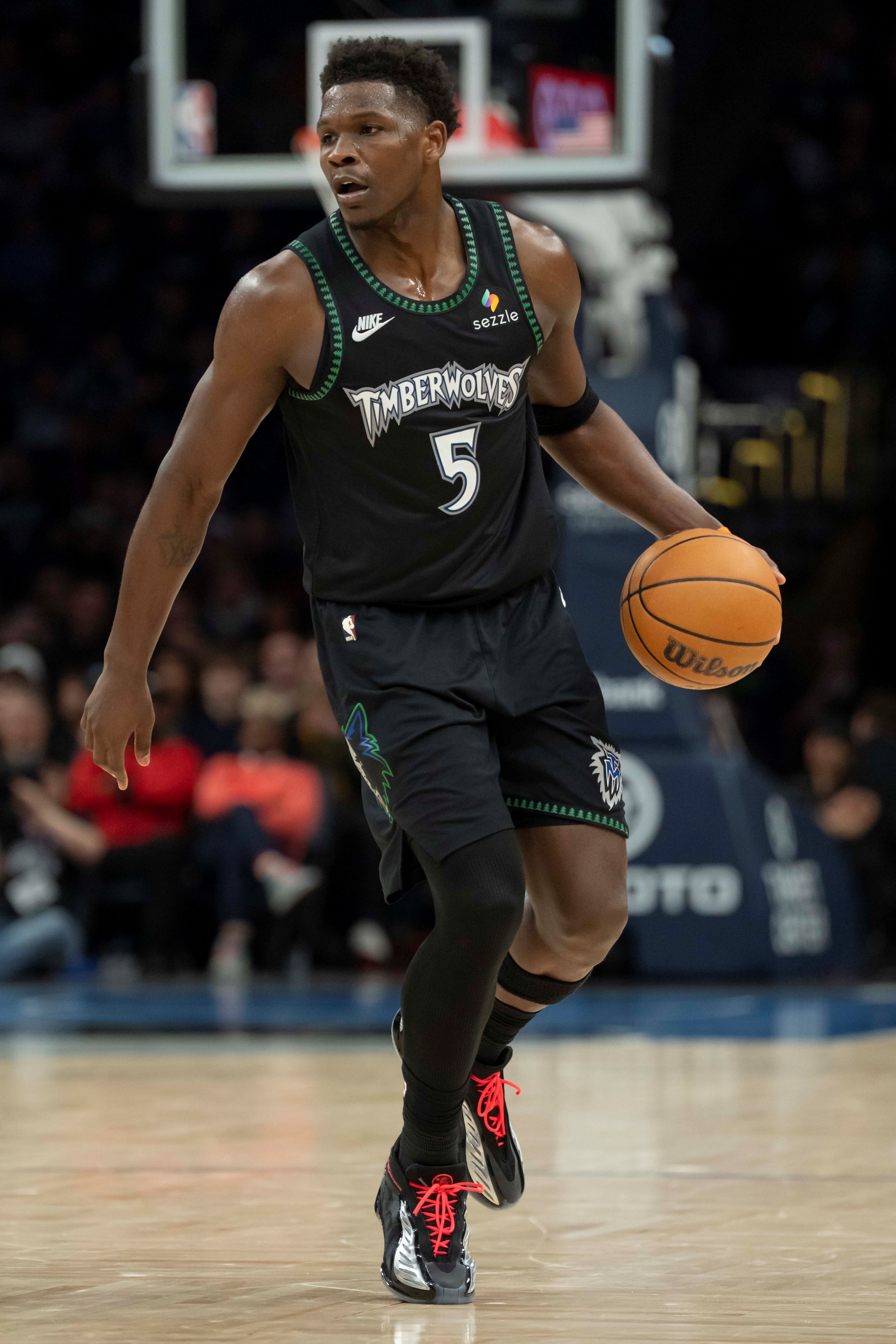 开云中国官网-才24岁212天！爱德华兹已飚中1289记三分 刷新NBAU26球员历史纪录