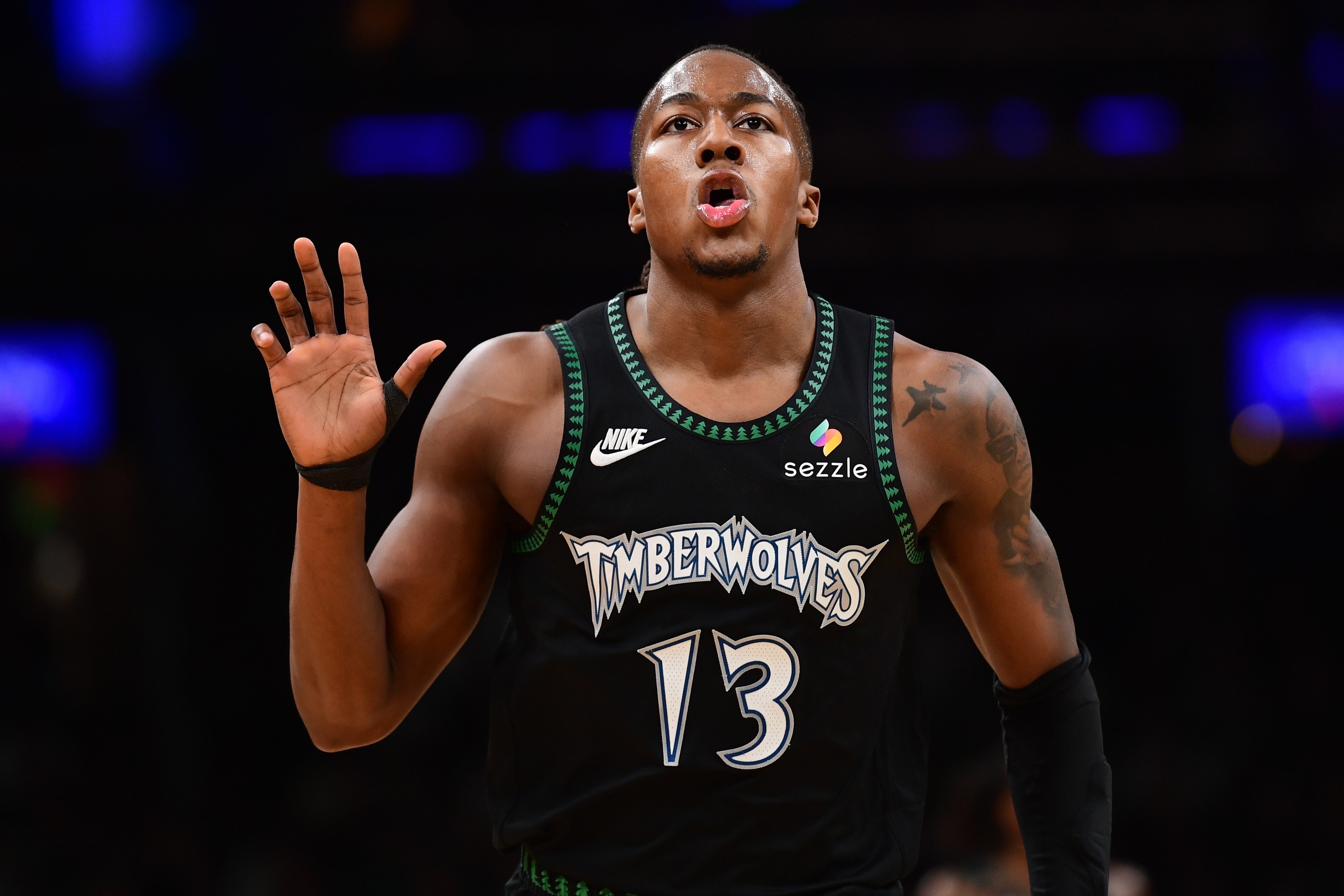 道苏姆代表森林狼首发4胜1负 场均19分9板7助 三分命中率48%