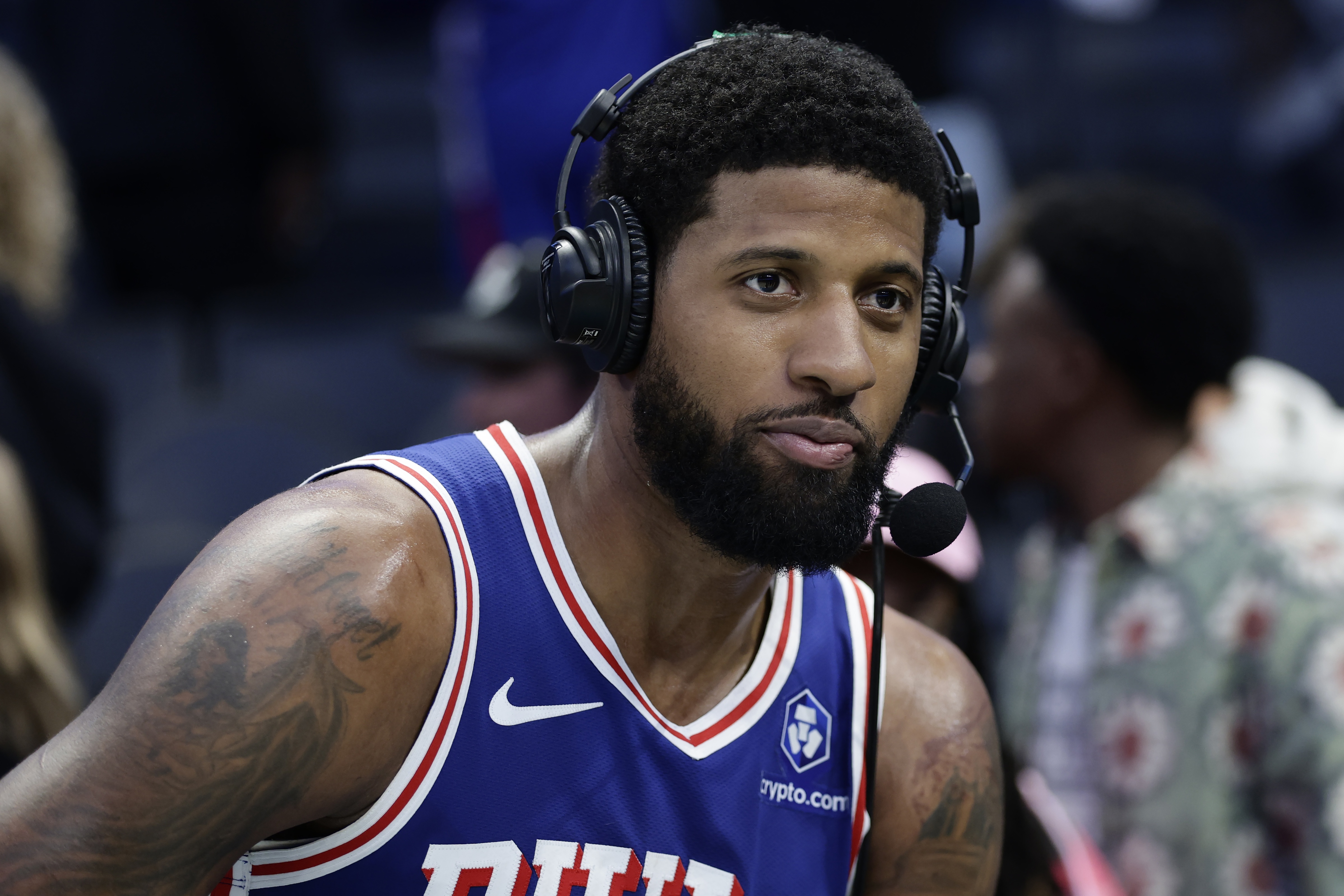 体育平台-乔治：我们和黄蜂队都知道直接对话有多重要 这场胜利非常关键